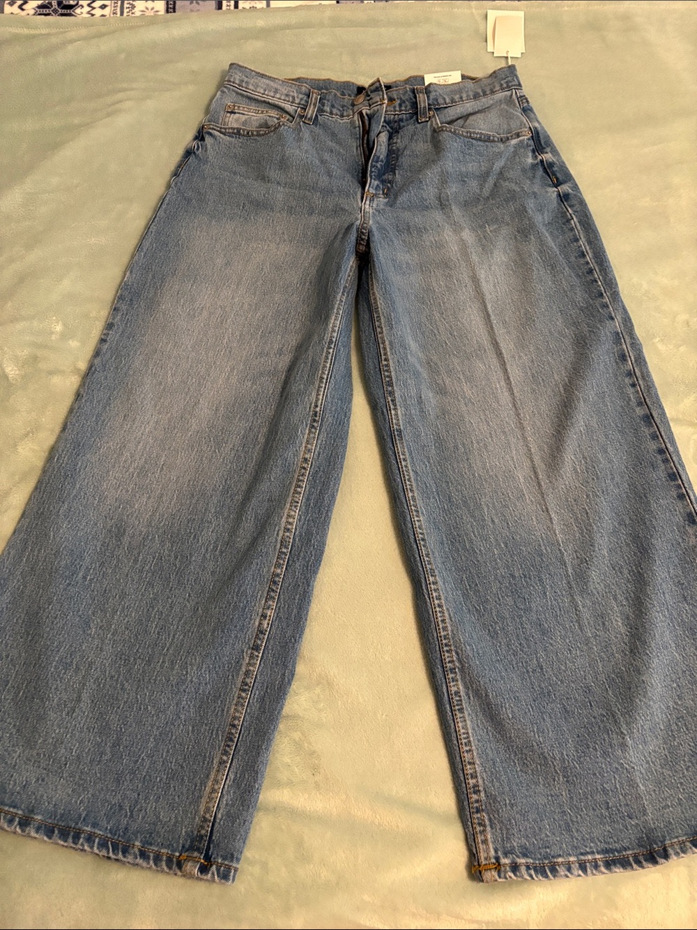 High-Rise Wide-Leg Jeans in Light Blue Denim - Unbranded